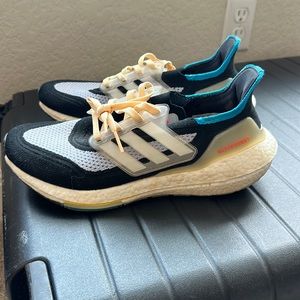 Adidas Ultra Boost size 8.5